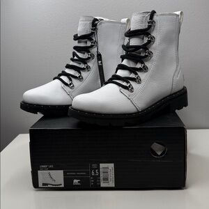 NIB Sorel Lennox Lace White Leather Waterproof Boots - 6.5